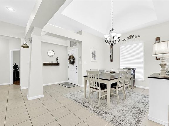 3rd image of 1712 Chayna Ave