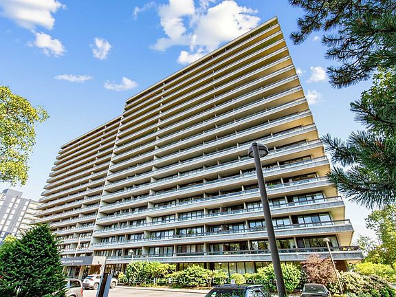 2nd image of 8111 Yonge St #1209