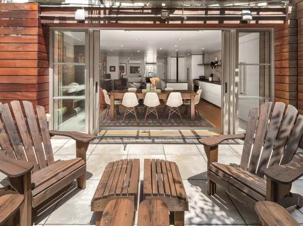 310 East 51st Street image 11 of 16