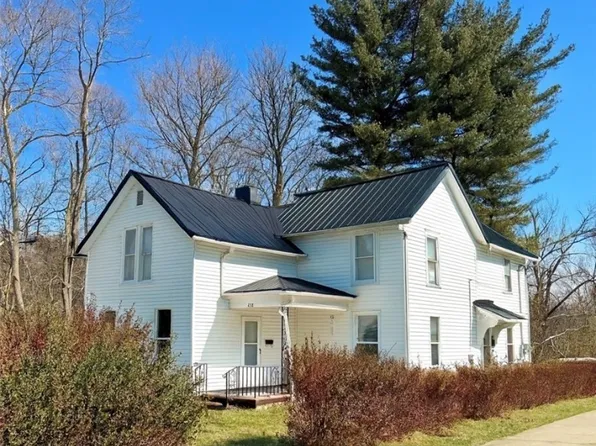 438 N 10th St, Coshocton, OH 43812