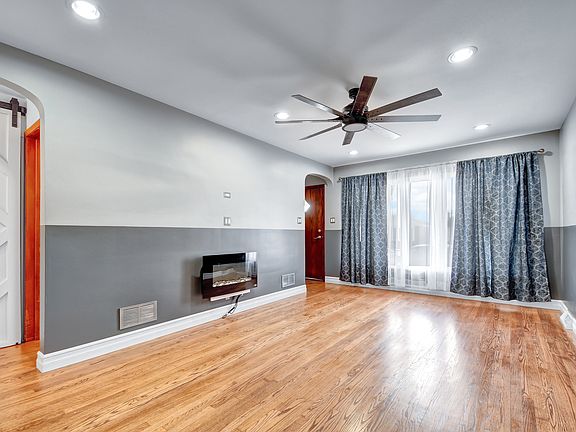 2nd image of 5123 S Mulligan Ave