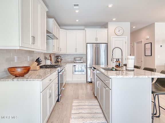 5th image of 8 Laird Way