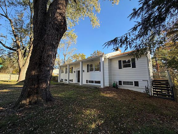 2nd image of 239 Michelle St