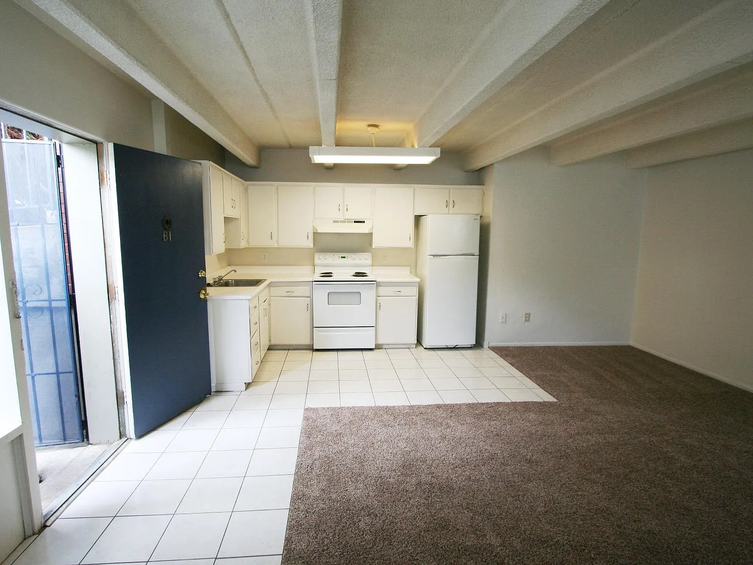 Studio, 400 sqft, $1,095 — Photo 4