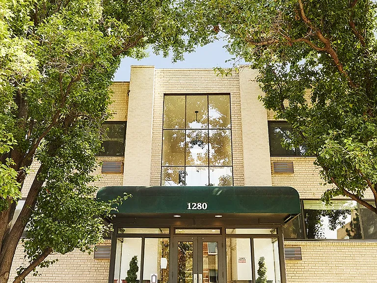 The Glenwood — Photo 16