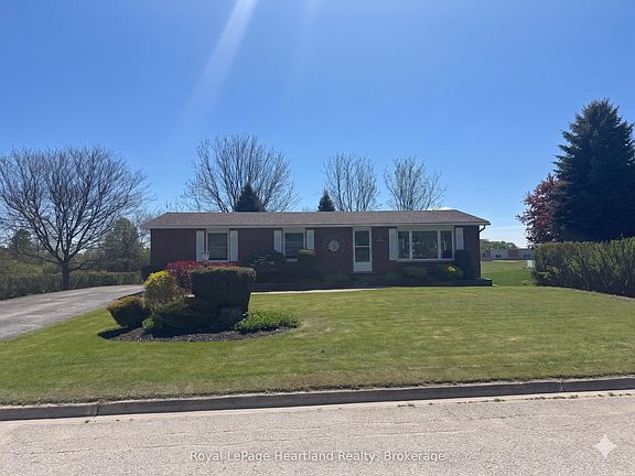 2nd image of 284 Manor Rd