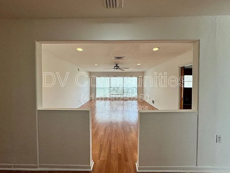 817 Westmont Dr — Photo 12