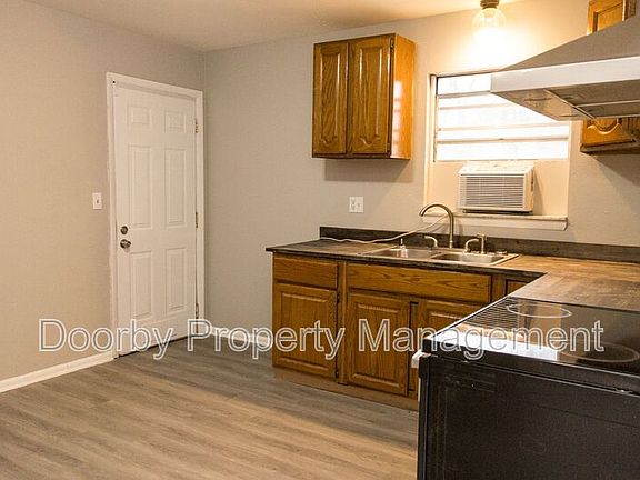 4th image of 3120 Wilcox Blvd #A