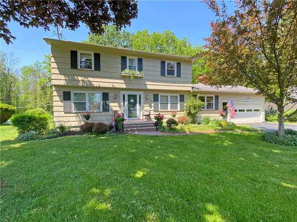 109 Fiesta Rd, Rochester, NY 14626