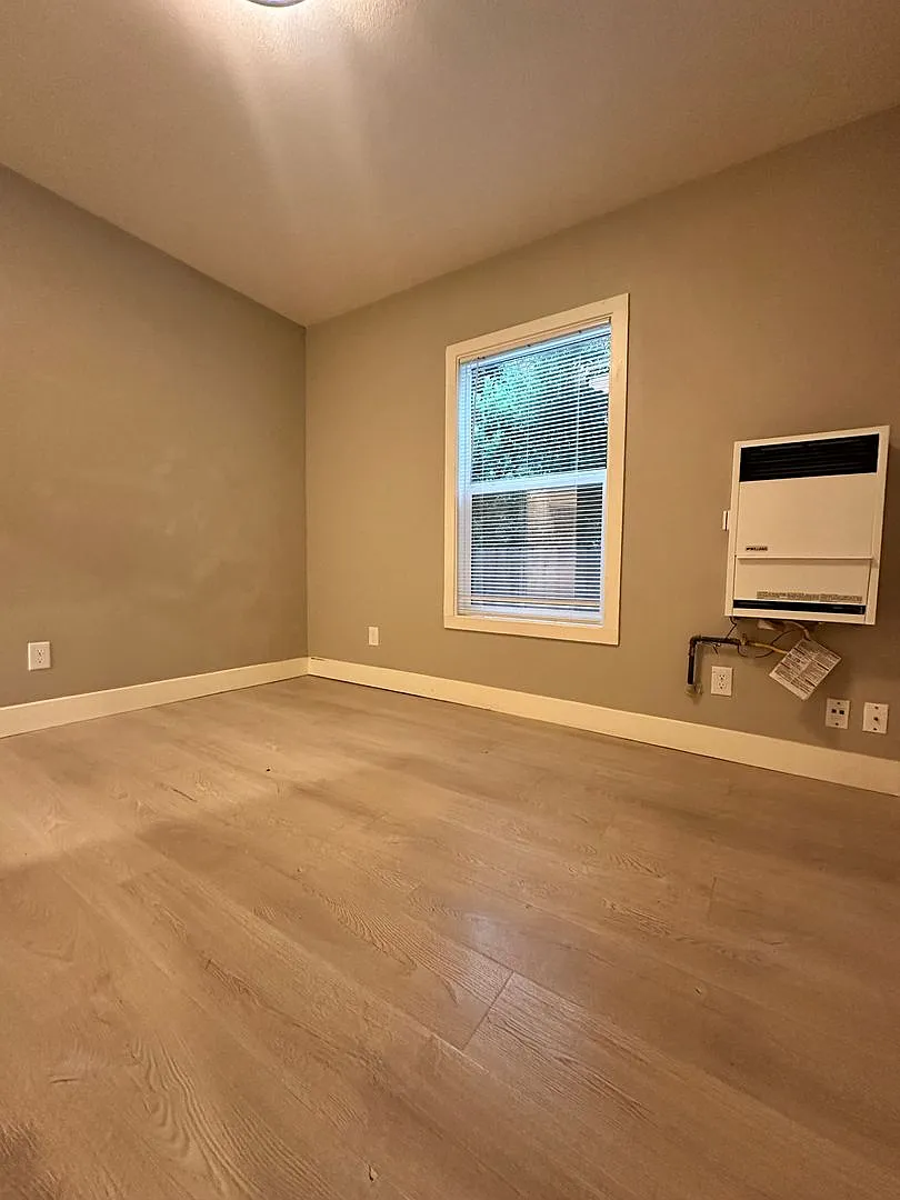 1131 Warren St & 1524 Willow - 1534 Willow #D — Photo 4