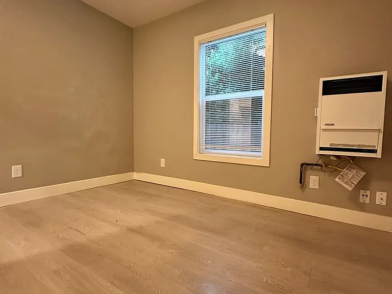 1131 Warren St & 1524 Willow - 1534 Willow #D — Photo 16