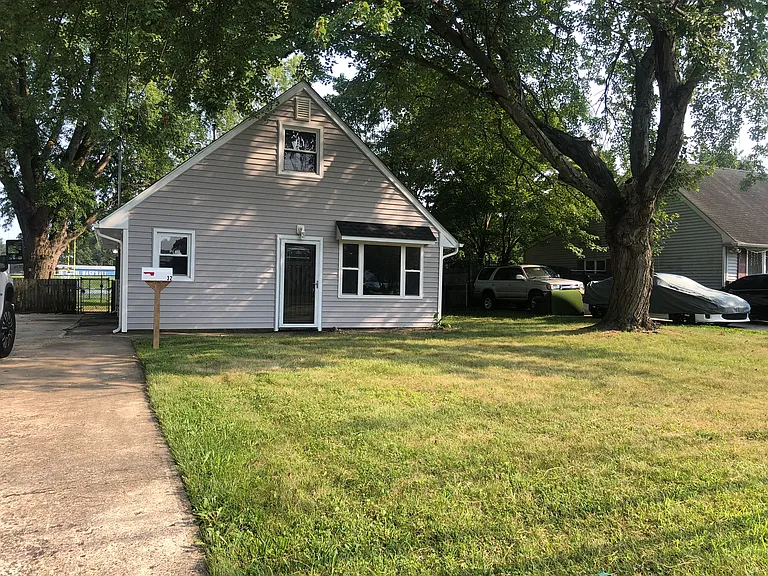 32 Farrell Ave — Photo 1