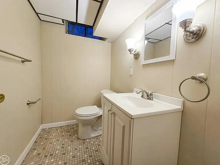 26627 Norma Ave — Photo 9
