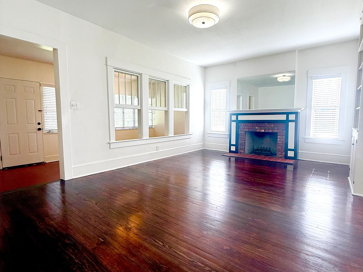 3 bed, 1452 sqft, $3,375 — Photo 2