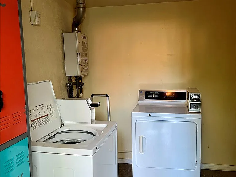 228 W Lemon Ave #B — Photo 18