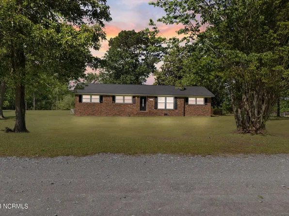 1136 S Railroad Street, Warsaw, NC 28398