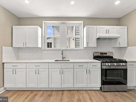 4th image of 190 E Plumstead Ave