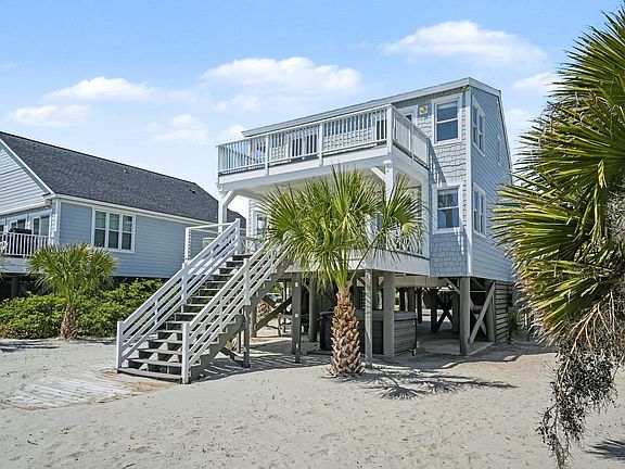 3rd image of 903 South Waccamaw Dr.