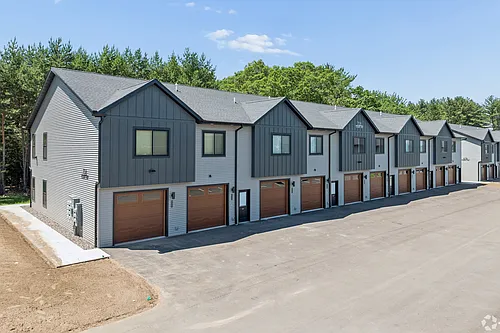 676 Bartlett Crossing II Photo 1