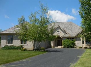 6650 White Pine Way, Libertyville, IL 60048