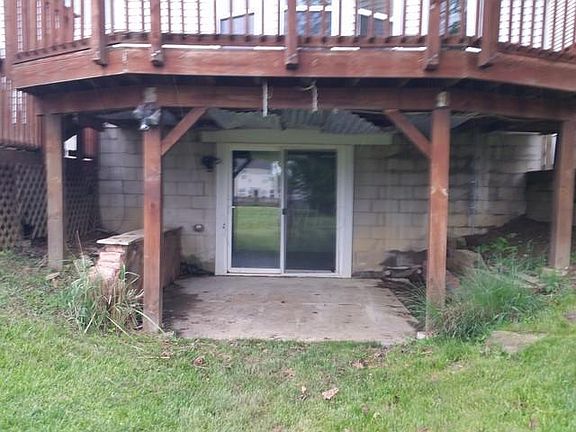 3rd image of 5625 Winsor Woods Dr
