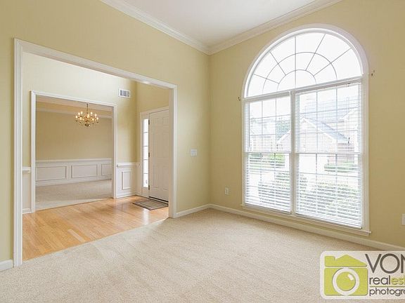 4th image of 118 Ennisbrook Dr SE