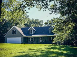 1593 300th St, Sherrard, IL 61281