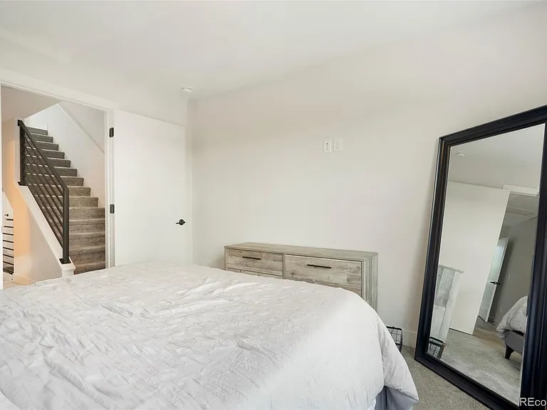 1082 King St — Photo 15