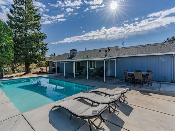 6302 Baldwin St, Valley Springs, CA 95252