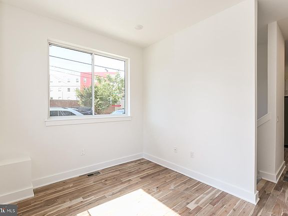3rd image of 1431 Brown St APT 2