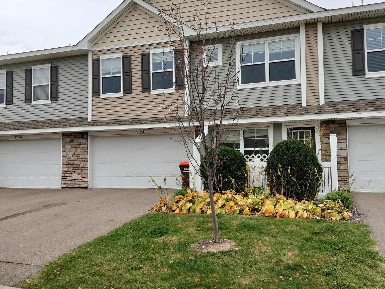 3 bed, 2.5 bath, 1769 sqft, $2,600 — Photo 1
