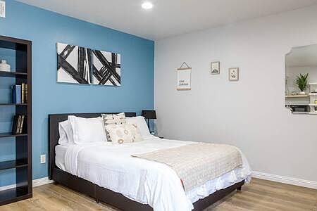 1st image of 5534 Alcove Ave #3