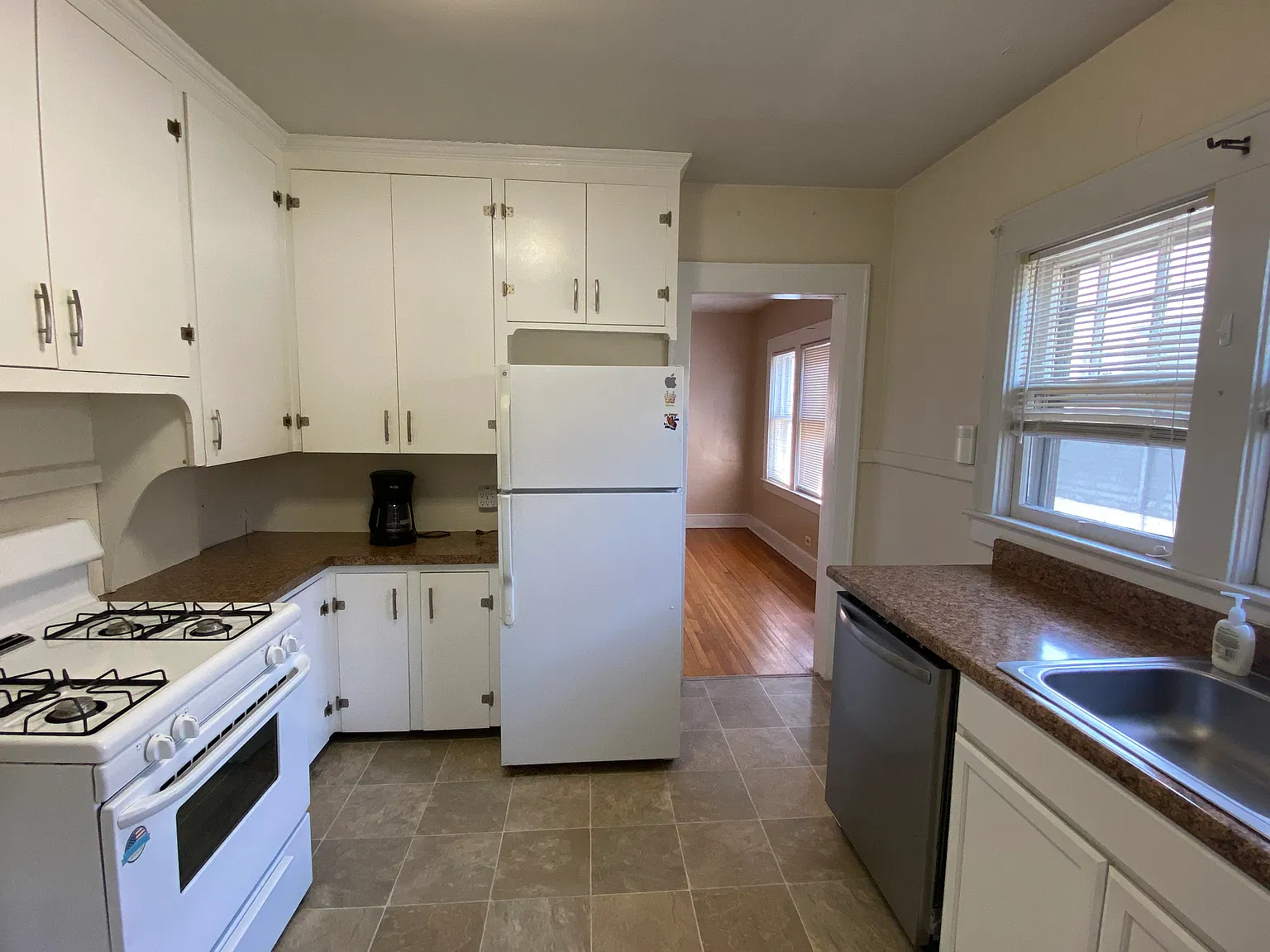 2 bed, 1400 sqft, $1,480 — Photo 4