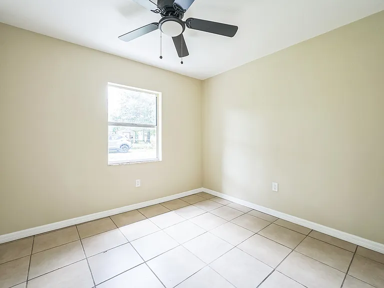 314 W Owens Ave — Photo 10