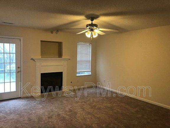 2nd image of 543 Jackson St