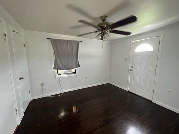 4th image of 1044 1/2 Avenue D #1/2