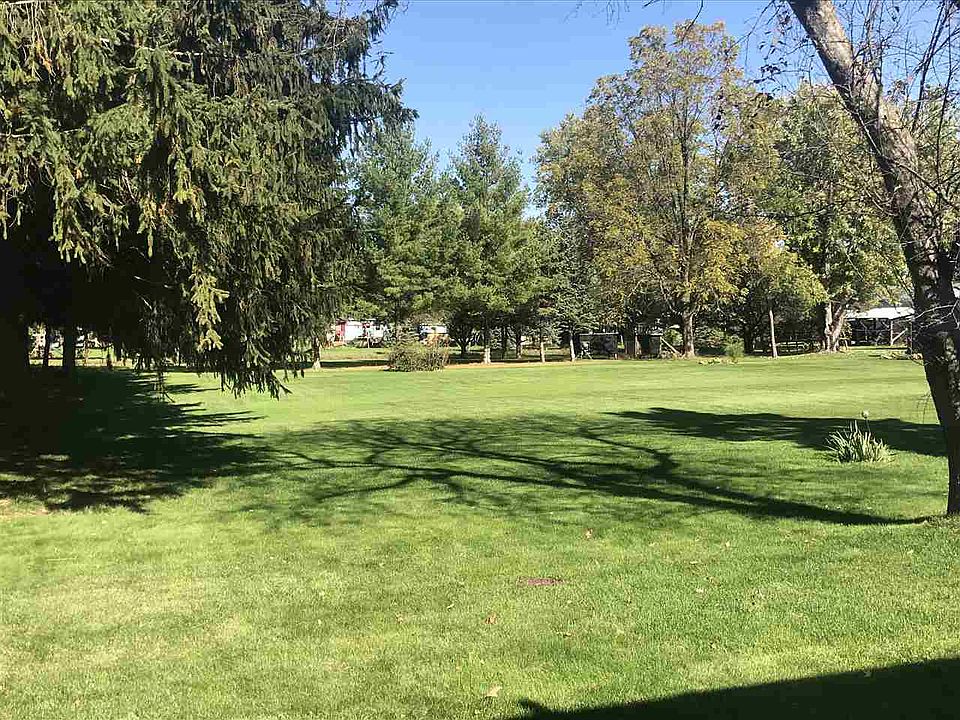 2nd image of 230 E Arc