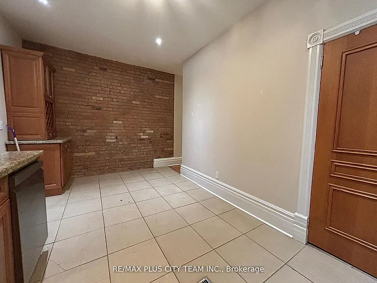 52 Churchill Ave #MAIN — Photo 8