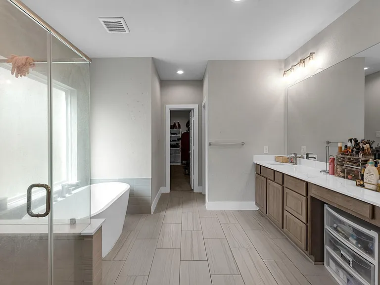 1569 Sunrise Gables Dr — Photo 17
