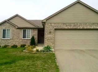 8219 Peninsula Cir, Grand Blanc, MI 48439