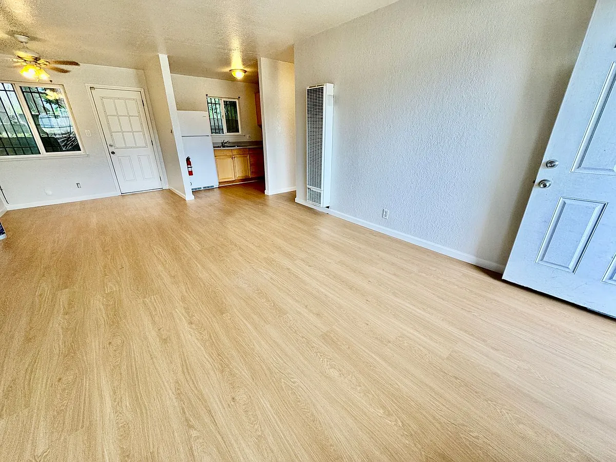 Building Photo - 2863 Brookdale Avenue