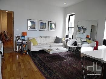 4th image of 487 Park Pl APT 4