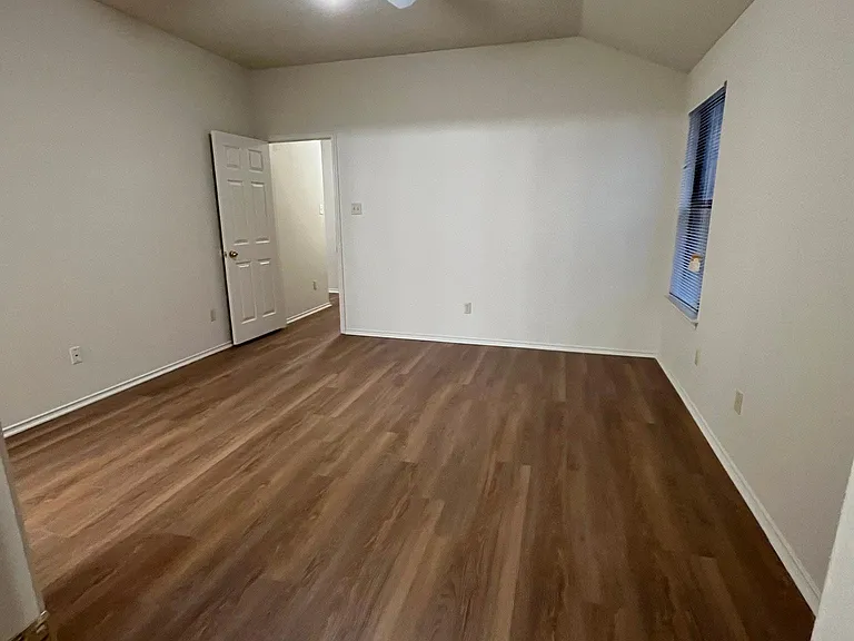 862 Latteridge Dr — Photo 15