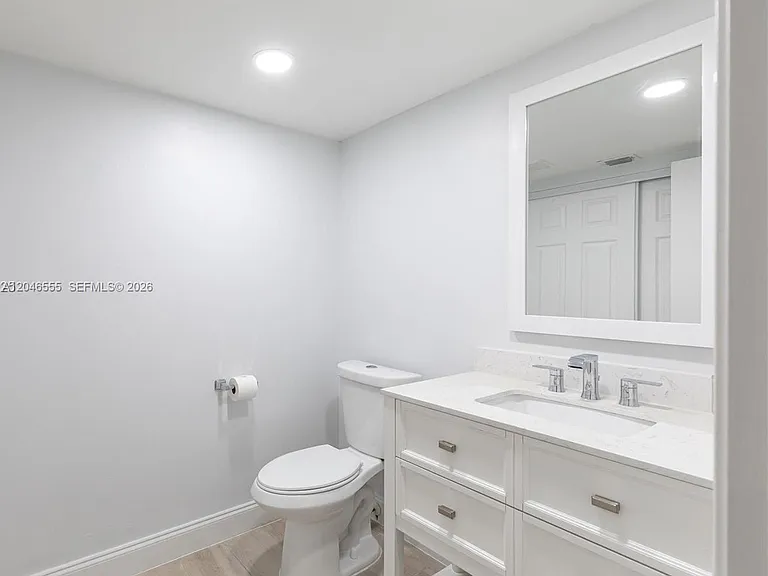 1110 SW 125th Ave #112M — Photo 11