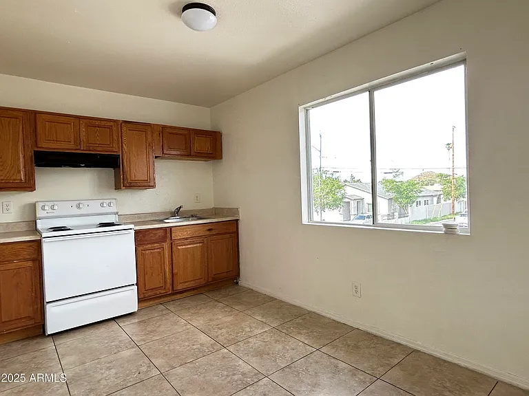 1321 W Vogel Ave #6 — Photo 8