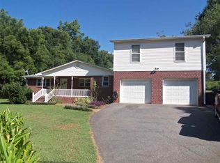 345 Syphrit Rd, Wellford, SC 29385