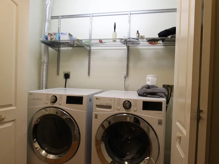 31 Florence St #31 — Photo 36