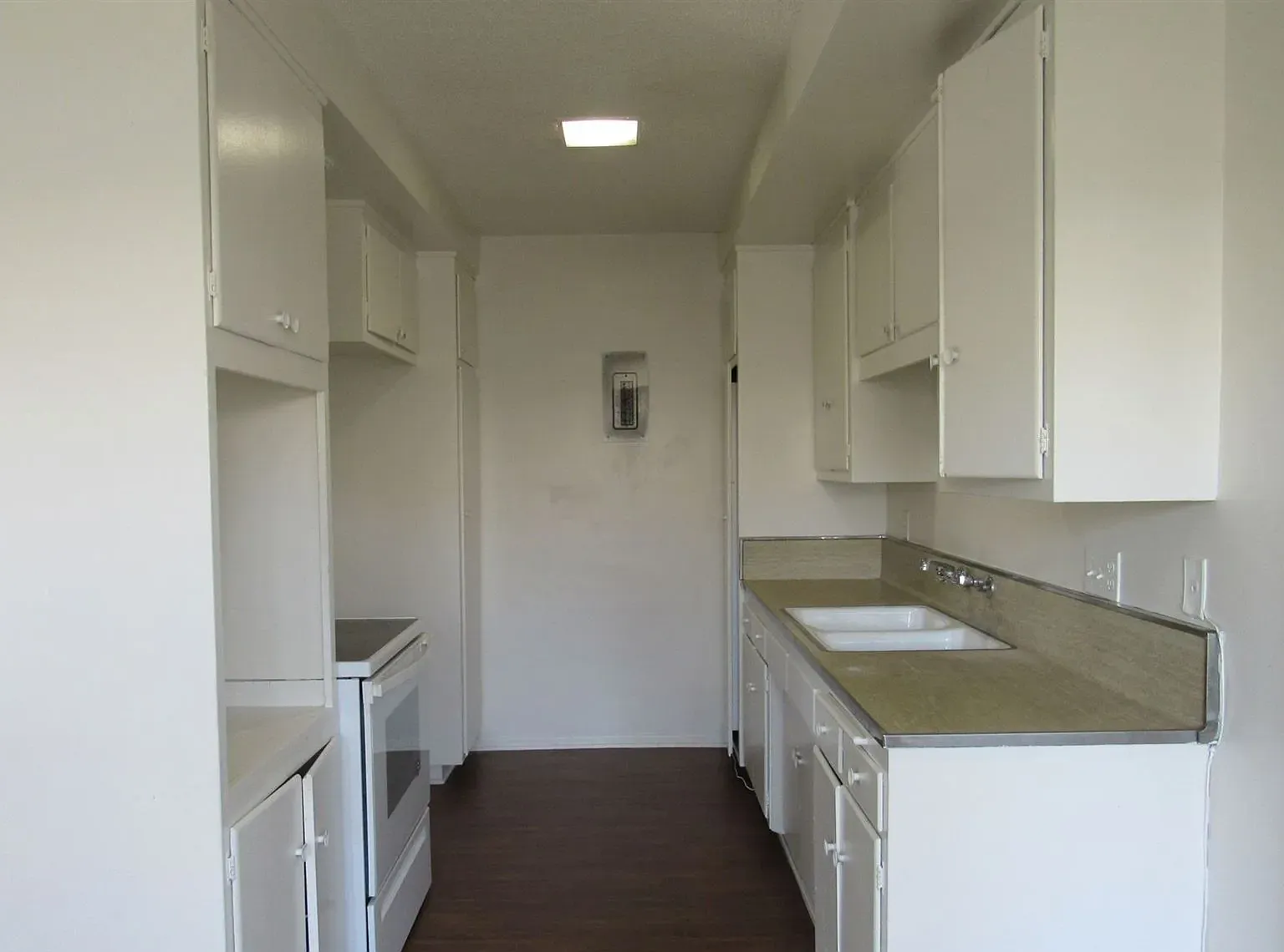 1 bed, 700 sqft, $1,550 — Photo 4