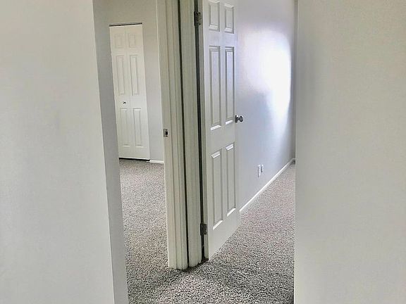 3rd image of 905 Heritage Ct #925-301