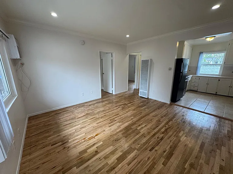 3025 Perlita Ave #9 — Photo 3